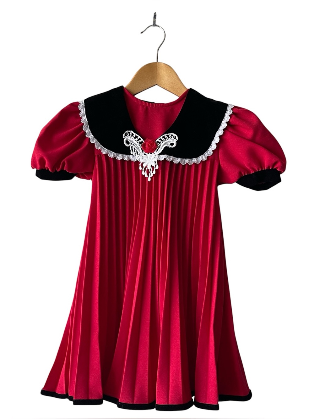 Emily West Vintage Girl’s Pleated Velvet Collar Lace Trim Holiday Dress 5